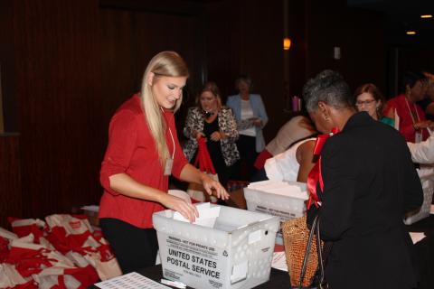011 Registration Kayla Hughes & Carolyn Tyus.jpg 011 Registration Kayla Hughes & Carolyn Tyus.jpg