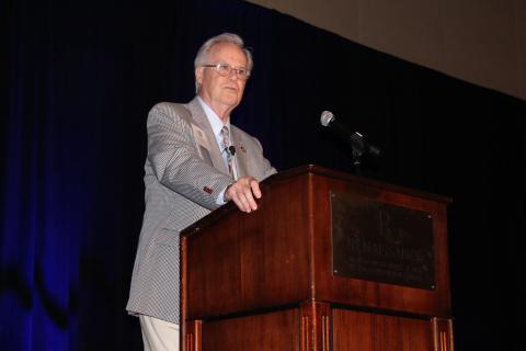 047 Jim VanHecke at Podium.jpg 047 Jim VanHecke at Podium.jpg